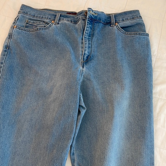 Gloria Vanderbilt Amanda Jeans 14 - Picture 3 of 15
